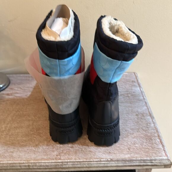 Coach Puffer Snow Boot- Navy Signature- Size 7.5 B- NIB - Picture 3 of 10